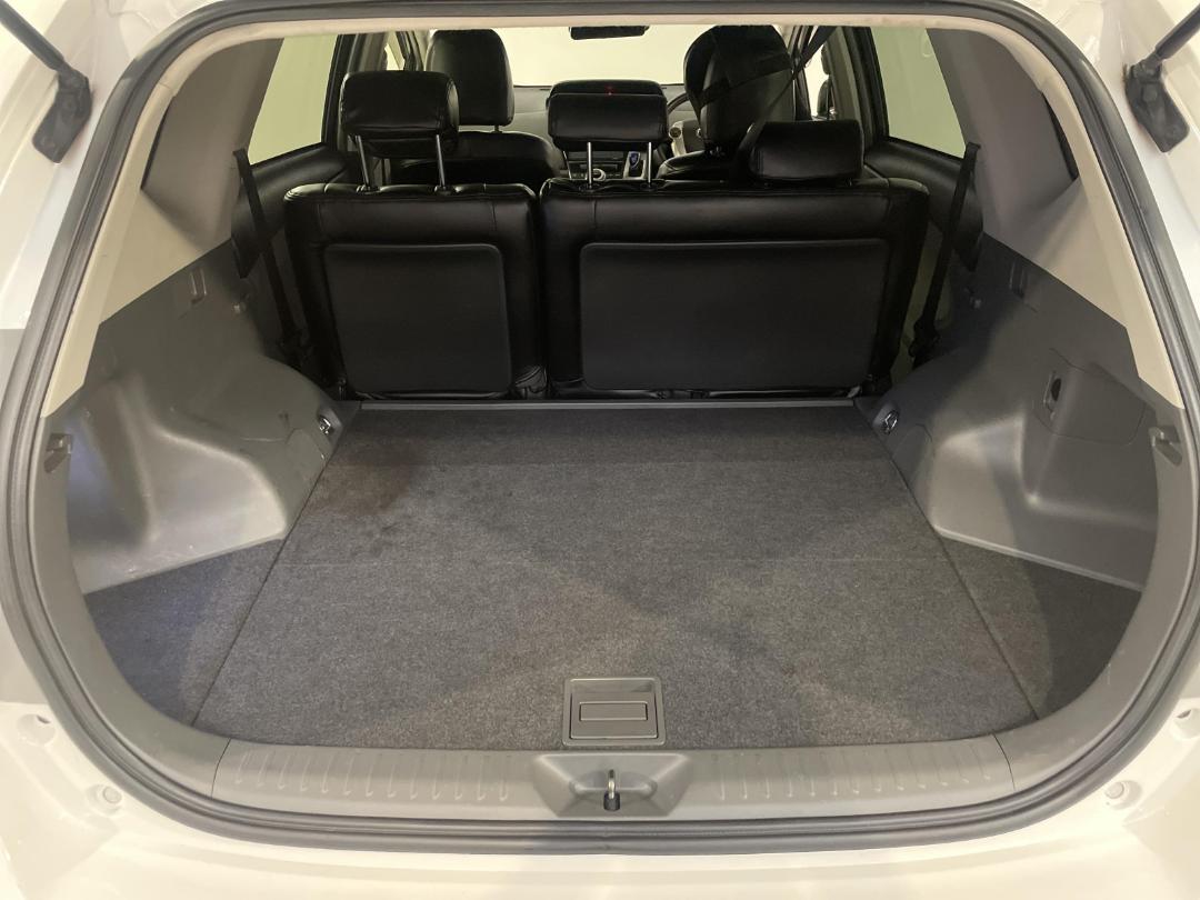 Photo '14' of Toyota Prius