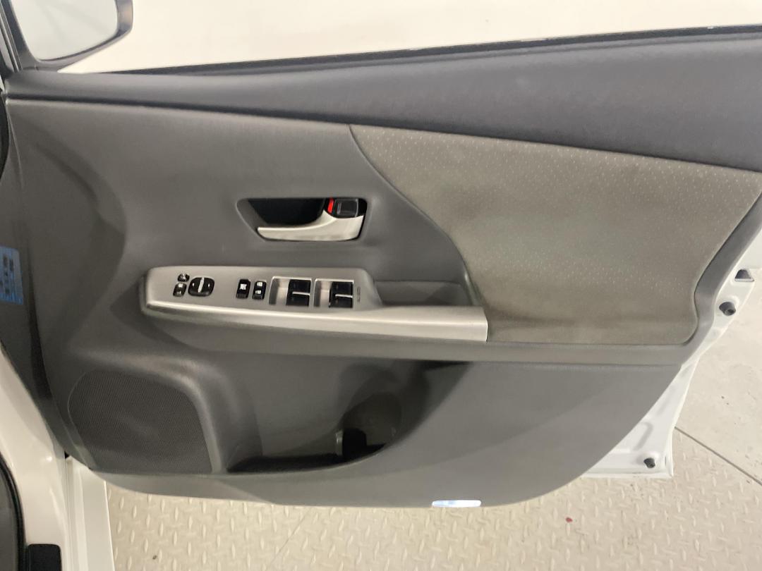 Photo '15' of Toyota Prius