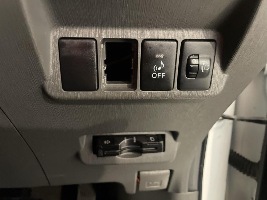 Photo '24' of Toyota Prius