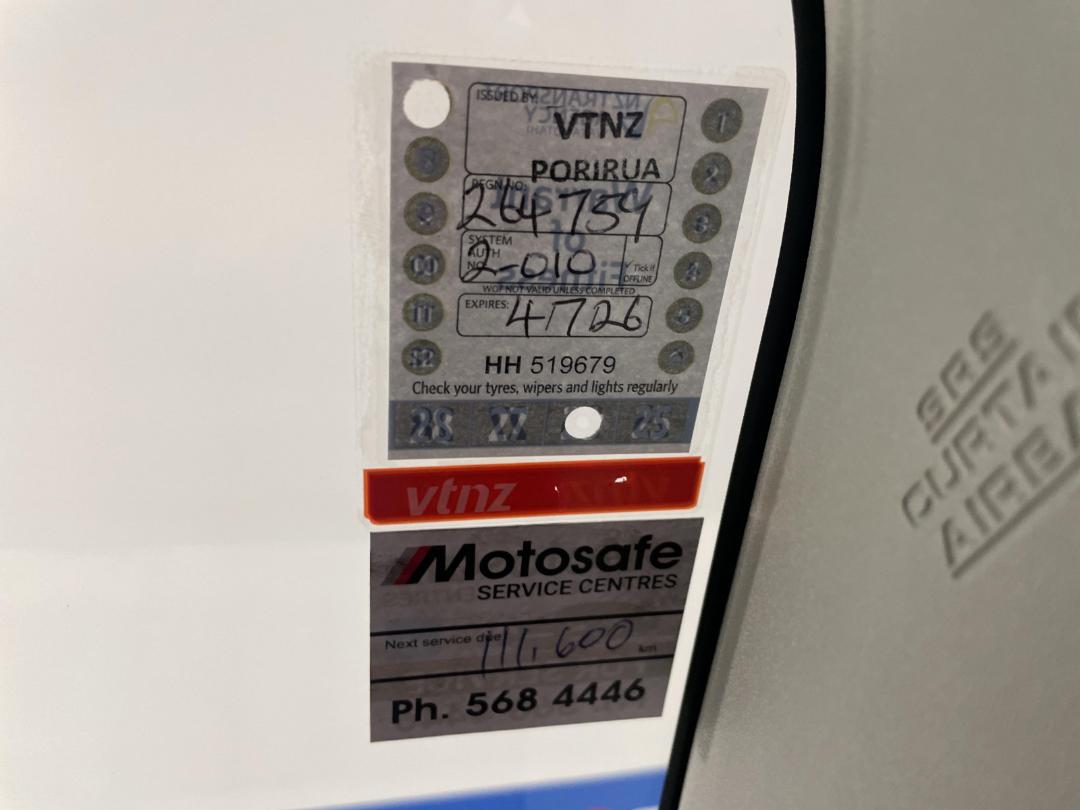 Photo '34' of Toyota Prius