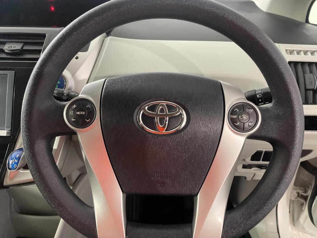 Photo '28' of Toyota Prius Photo '28' of Toyota Prius