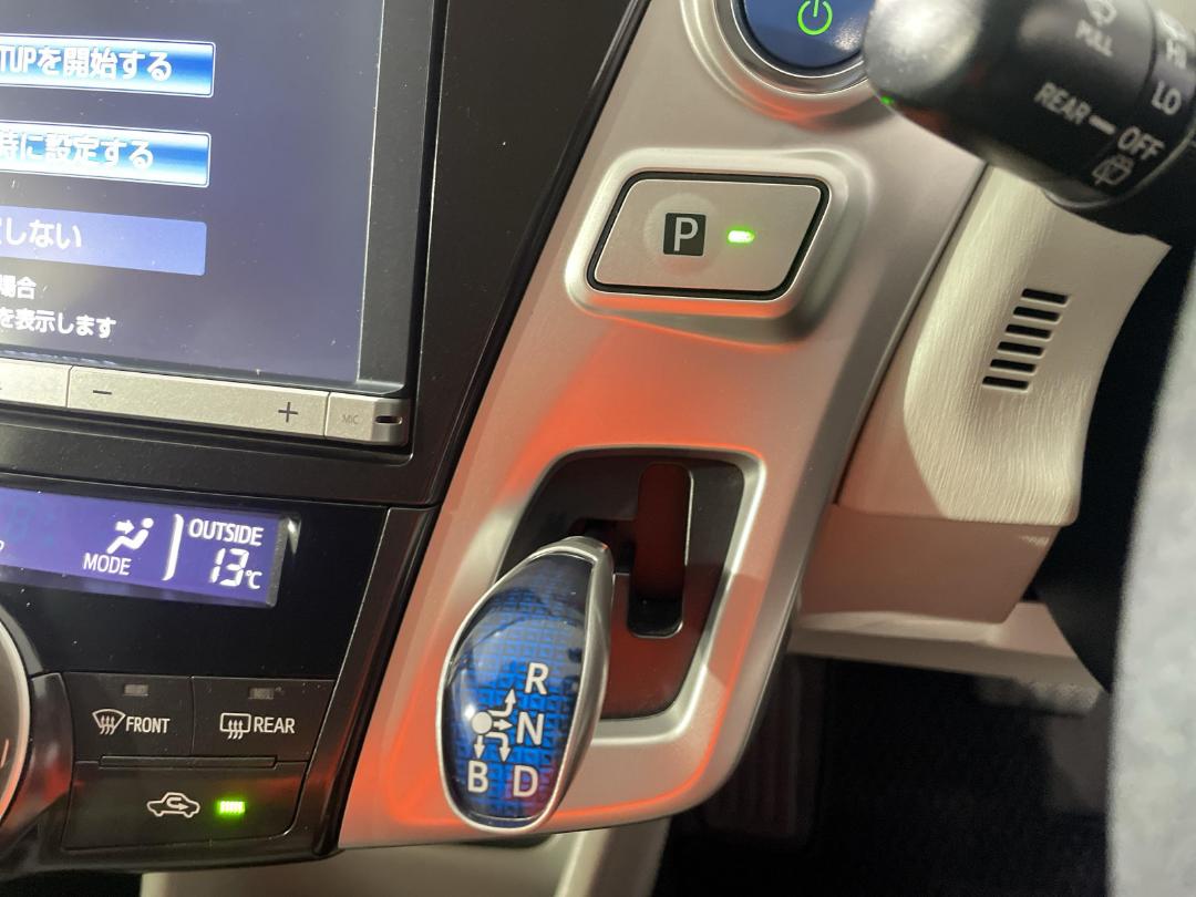 Photo '32' of Toyota Prius Photo '32' of Toyota Prius