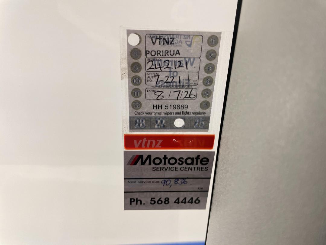 Photo '34' of Toyota Prius Photo '34' of Toyota Prius