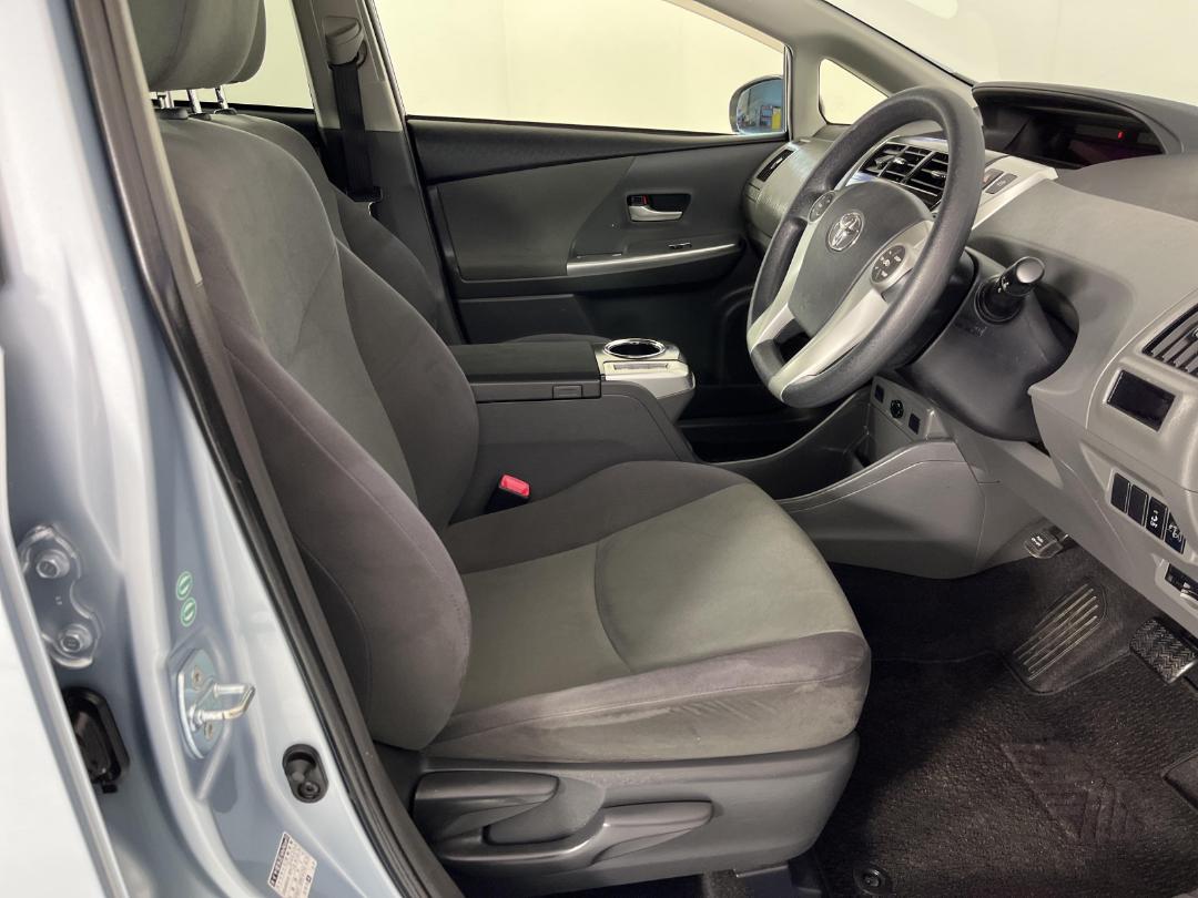 Photo '16' of Toyota Prius Photo '16' of Toyota Prius