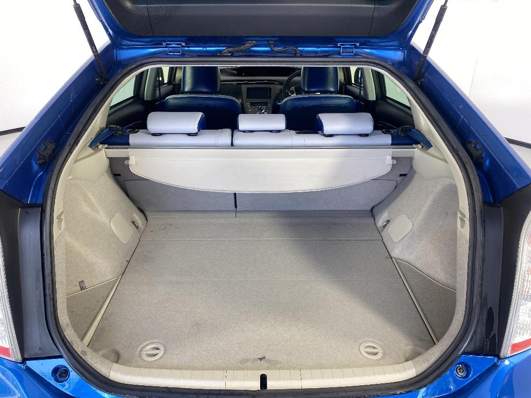 Photo '14' of Toyota Prius