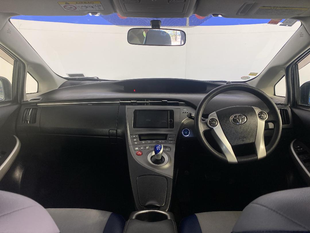 Photo '17' of Toyota Prius
