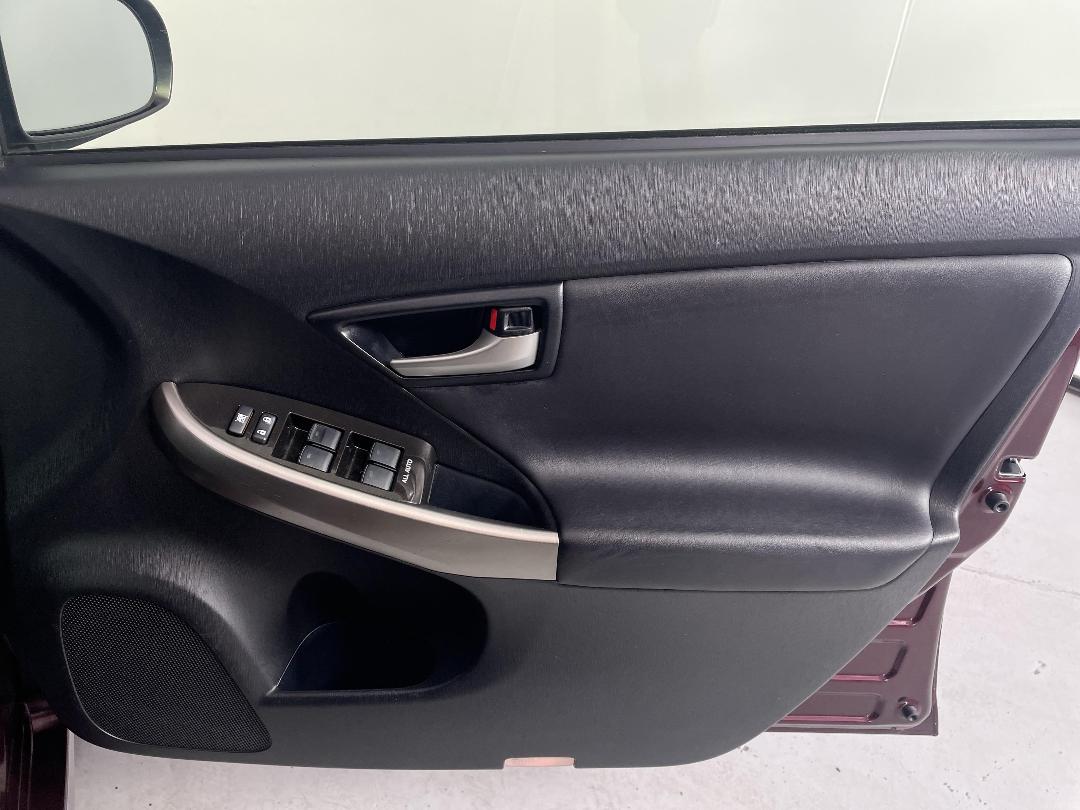 Photo '15' of Toyota Prius Photo '15' of Toyota Prius