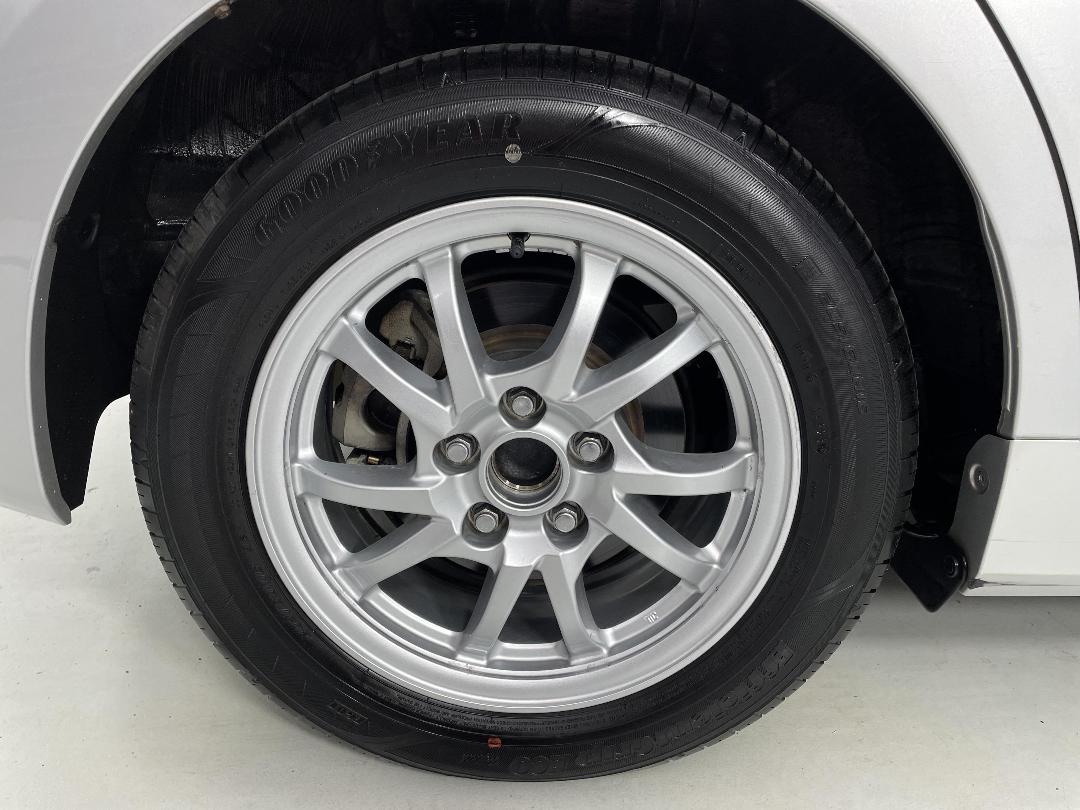 Photo '12' of Toyota Prius