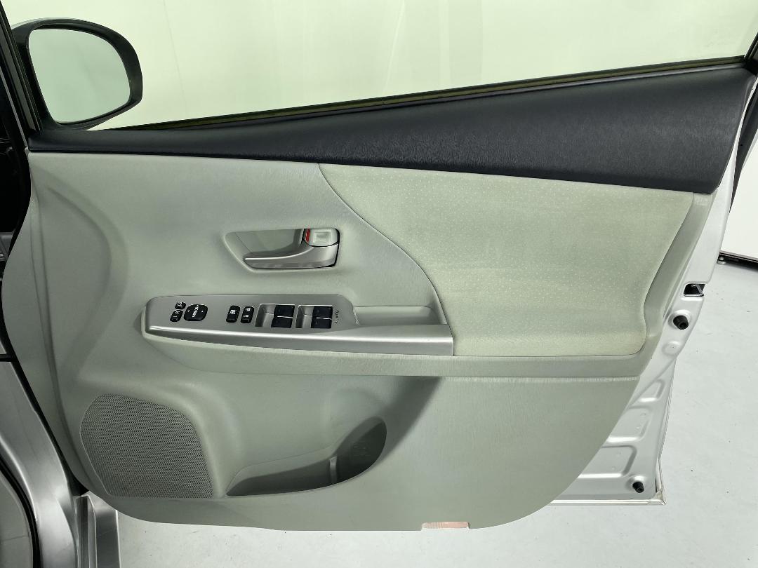 Photo '15' of Toyota Prius