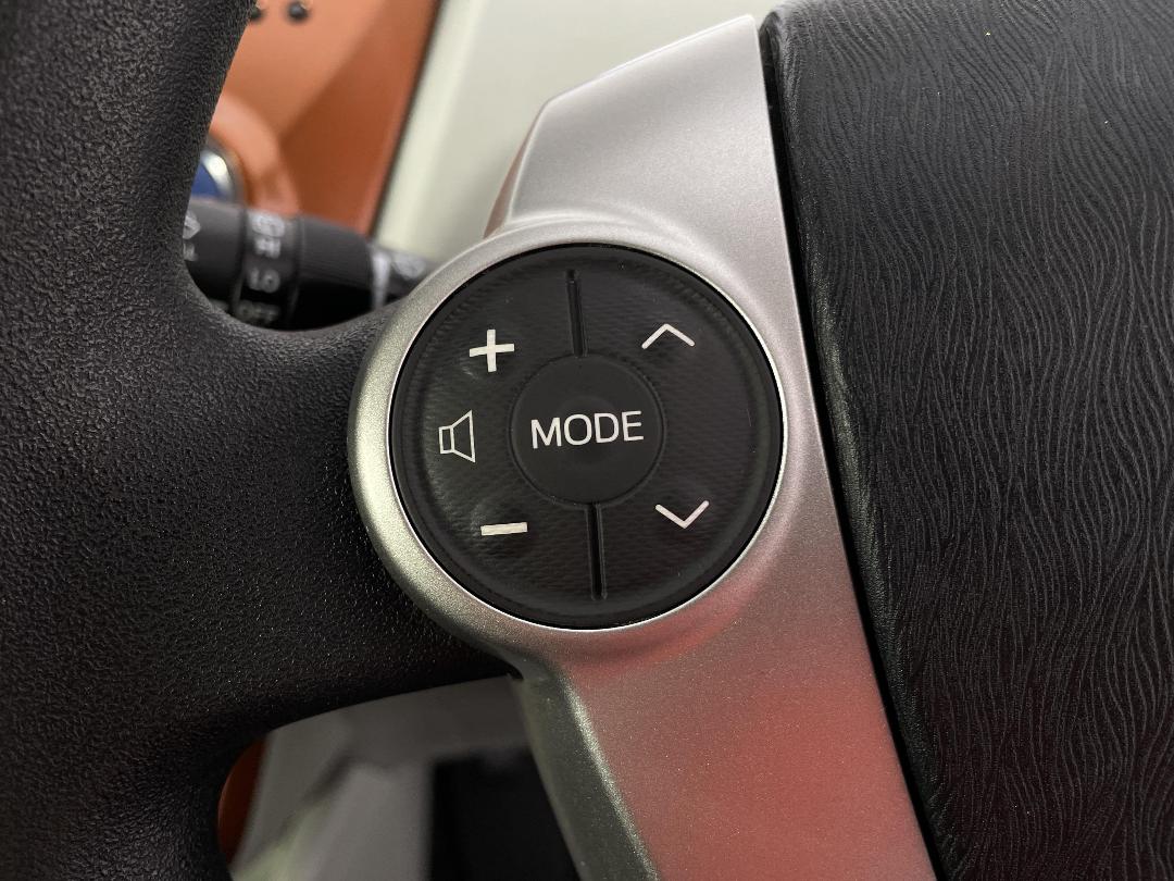 Photo '24' of Toyota Prius