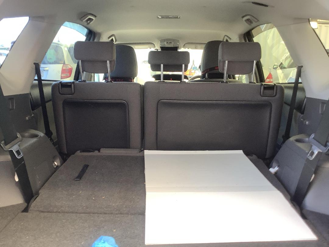 Photo '10' of Toyota Prius Alpha