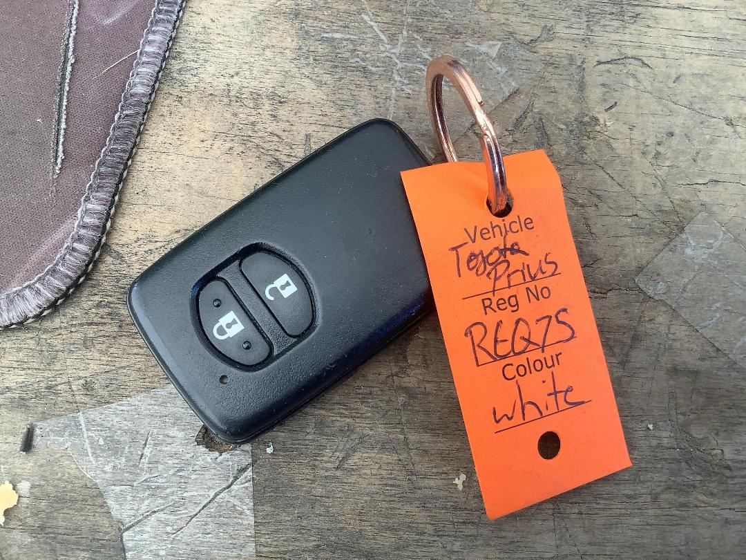 Photo '20' of Toyota Prius Alpha