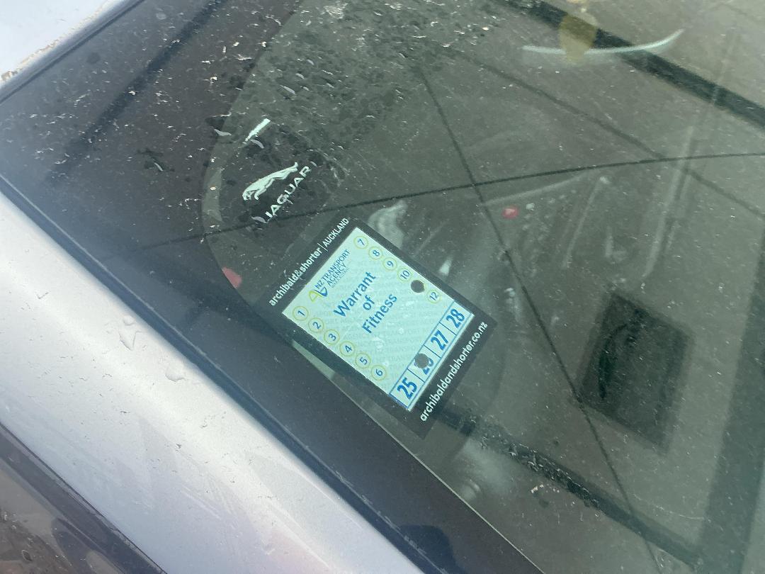 Photo '17' of Toyota Prius