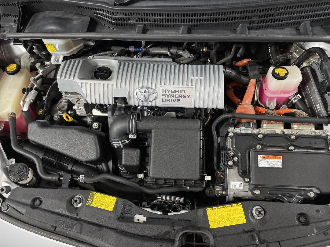 Photo '13' of Toyota Prius