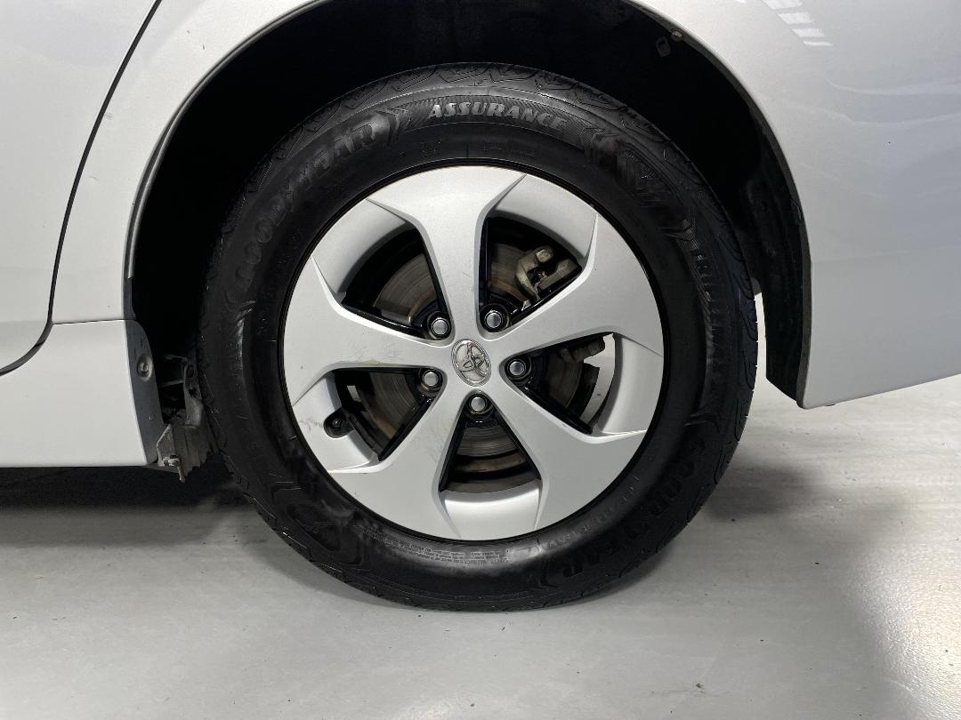 Photo '11' of Toyota Prius