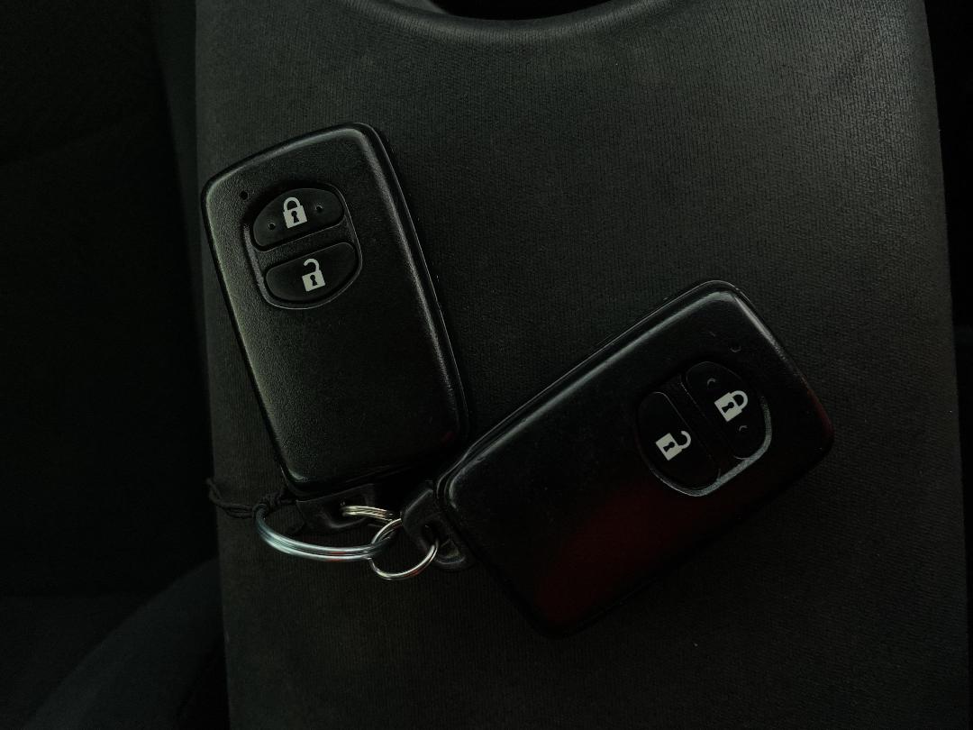 Photo '22' of Toyota Prius