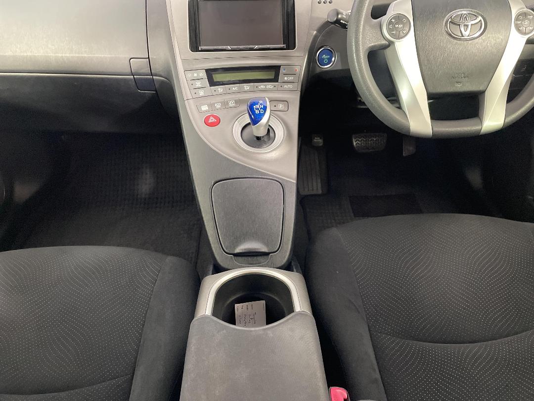 Photo '18' of Toyota Prius