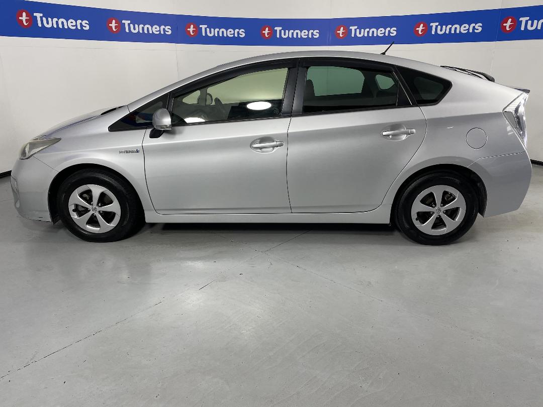 Photo '24' of Toyota Prius