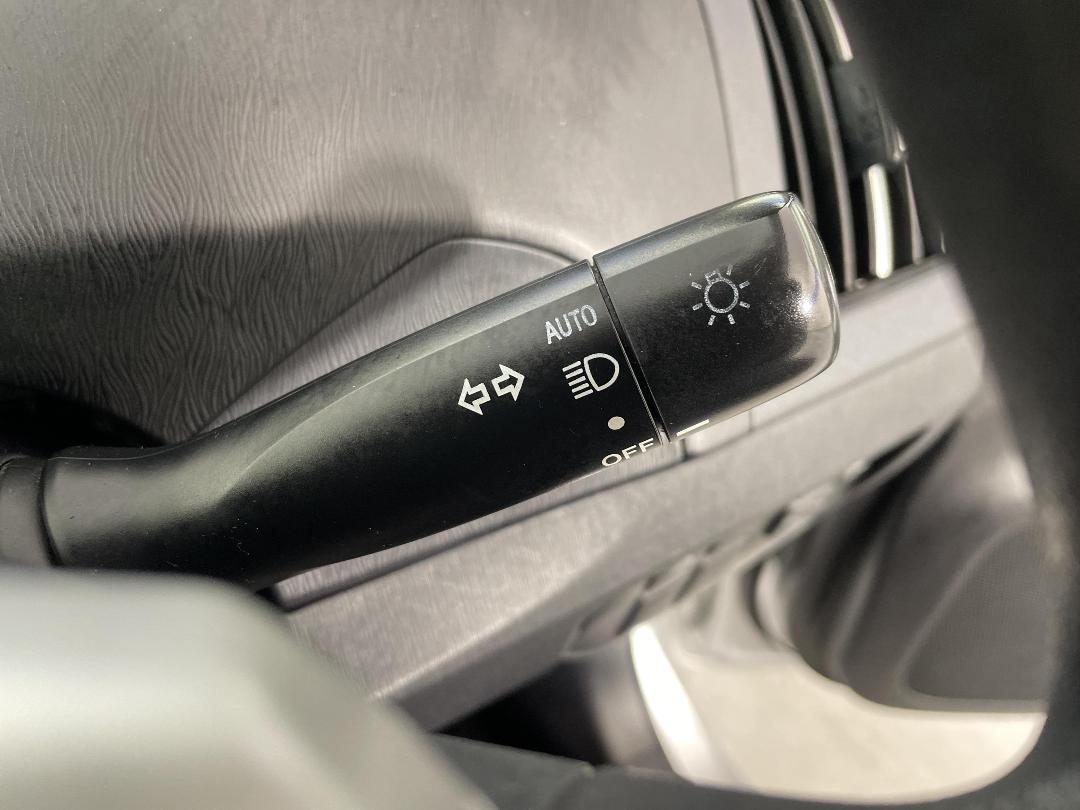 Photo '29' of Toyota Prius