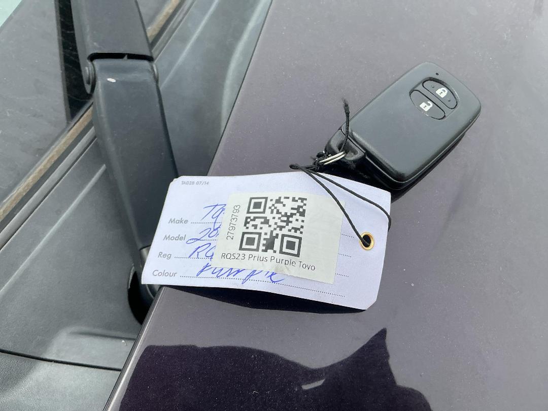 Photo '12' of Toyota Prius Hybrid Photo '12' of Toyota Prius Hybrid