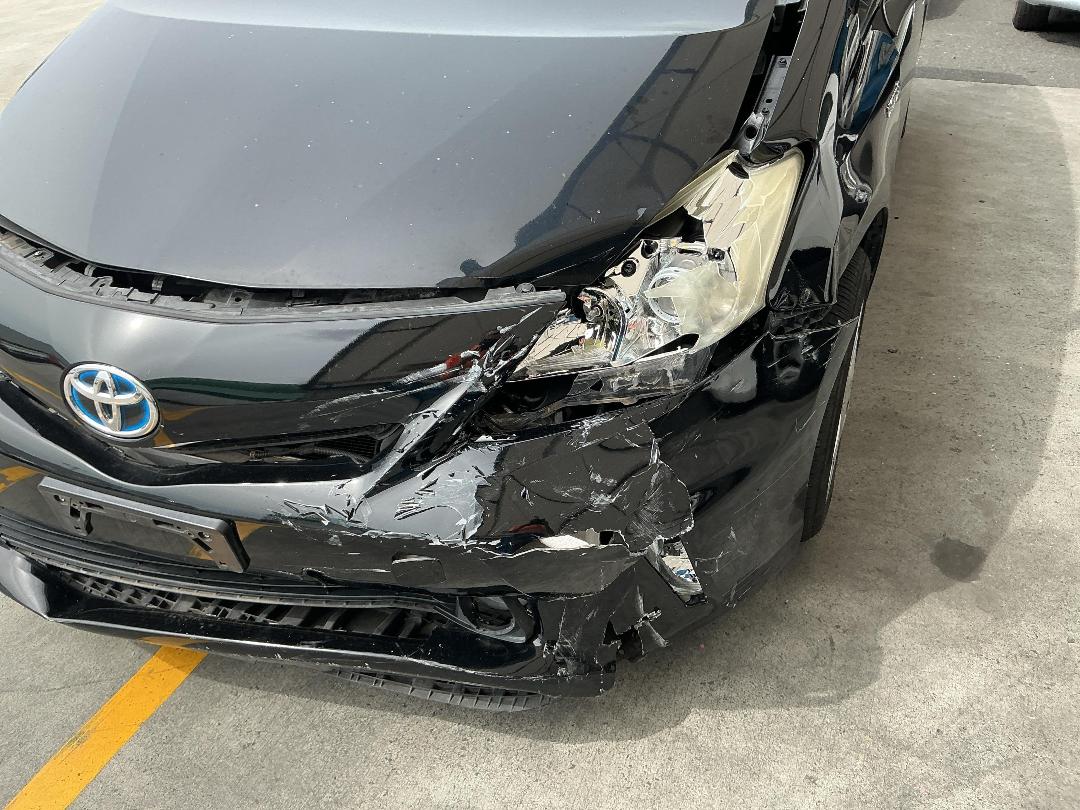 Photo '6' of Toyota Prius Alpha