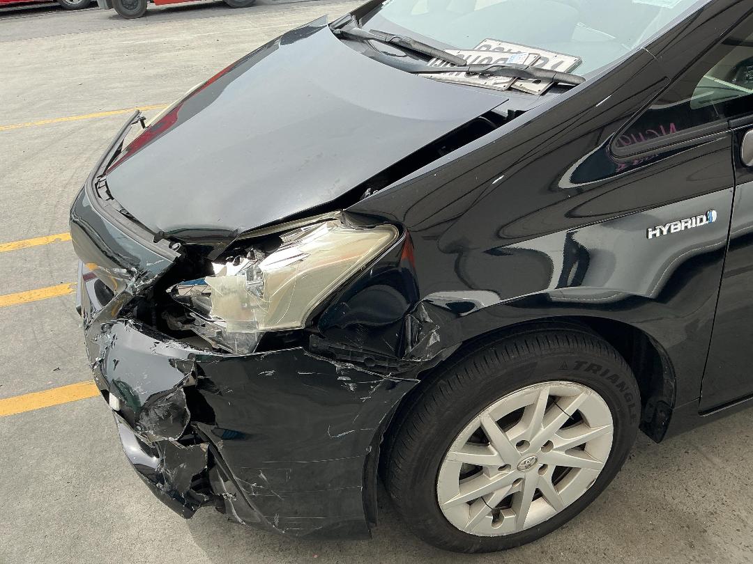 Photo '8' of Toyota Prius Alpha