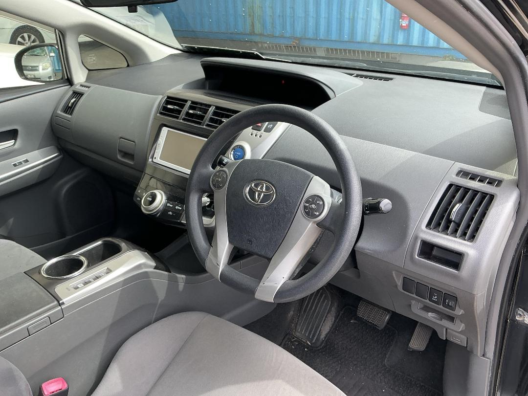 Photo '22' of Toyota Prius Alpha