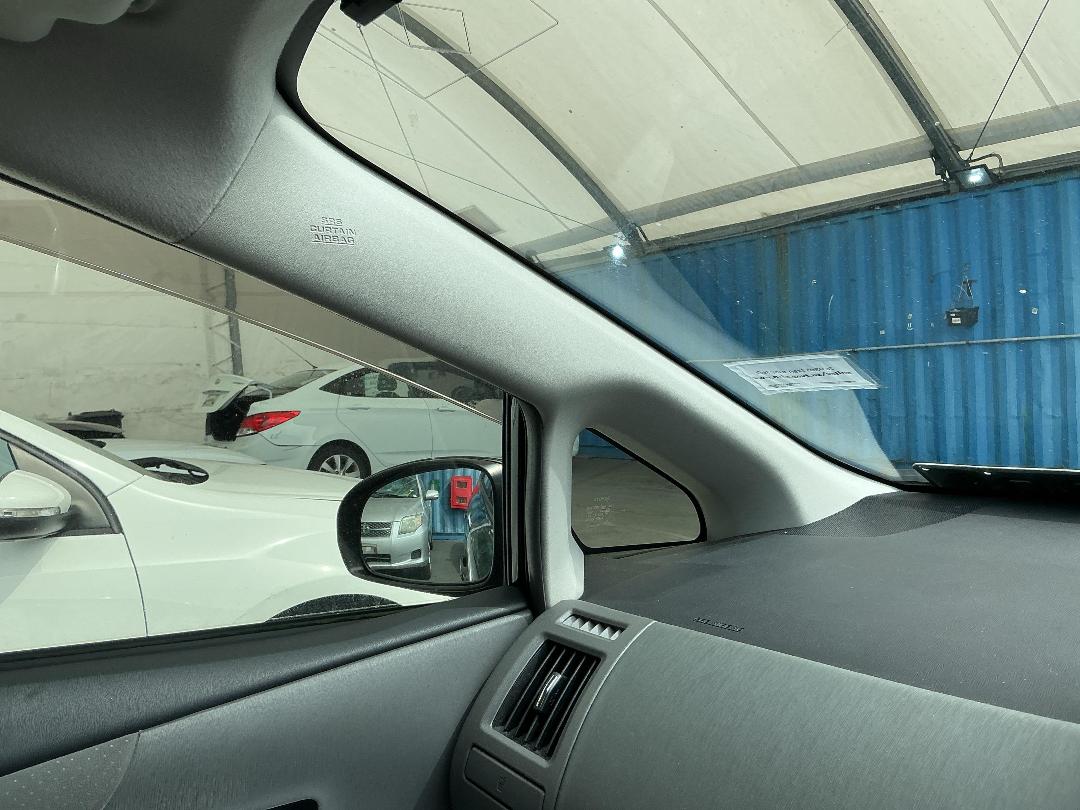 Photo '25' of Toyota Prius Alpha