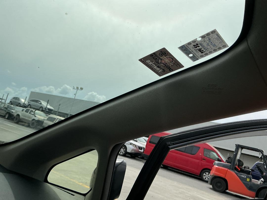 Photo '26' of Toyota Prius Alpha