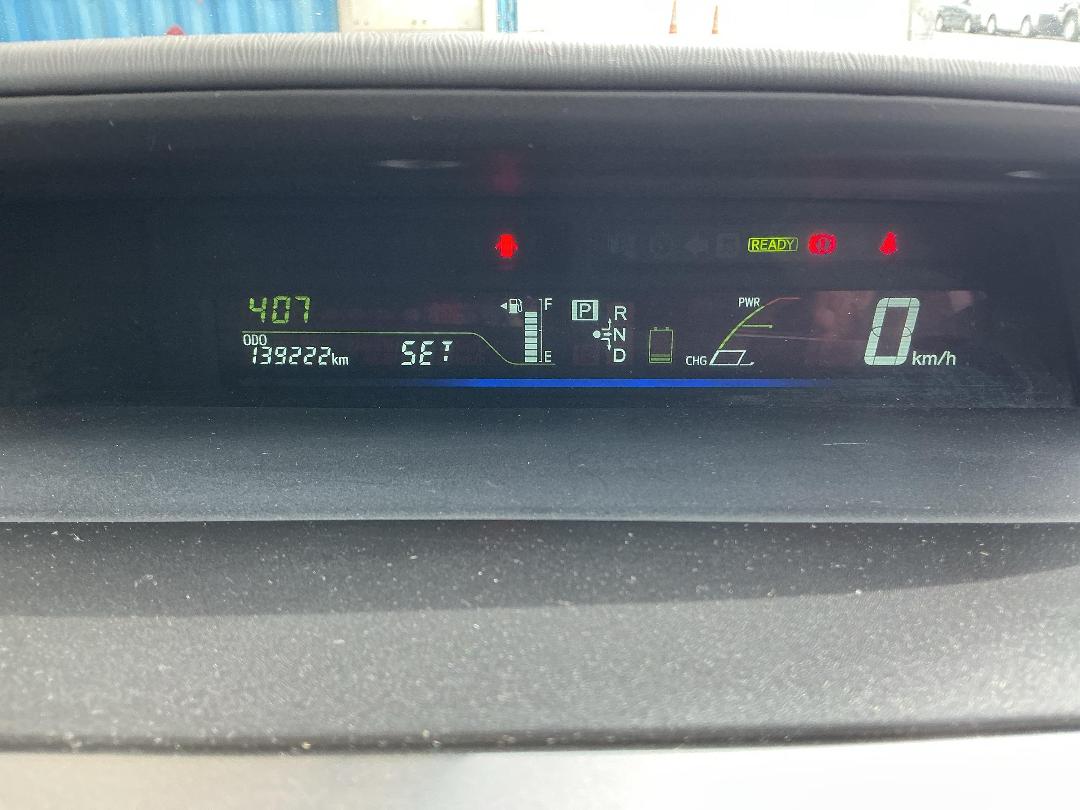 Photo '27' of Toyota Prius Alpha