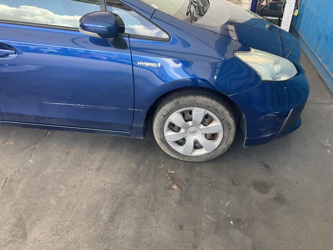 Photo '2' of Toyota Prius Alpha Photo '2' of Toyota Prius Alpha