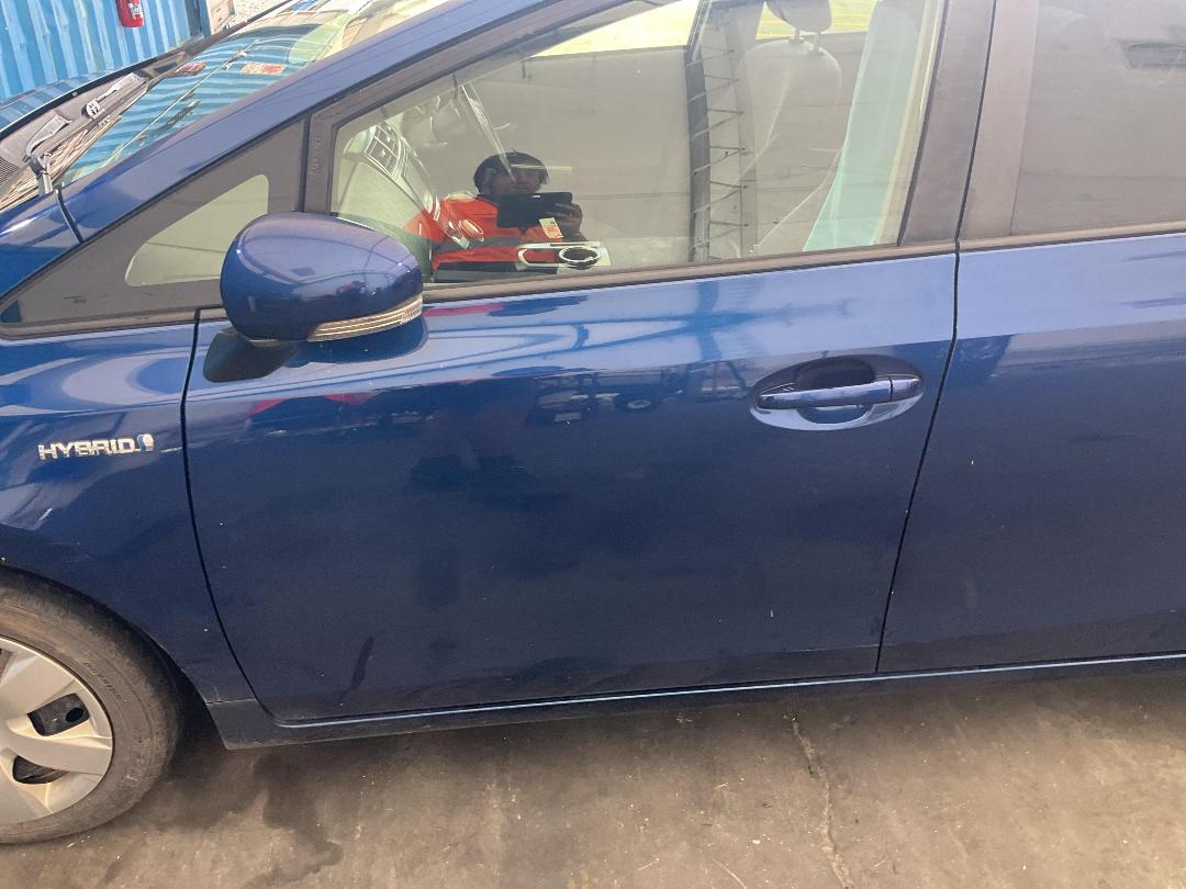 Photo '10' of Toyota Prius Alpha Photo '10' of Toyota Prius Alpha