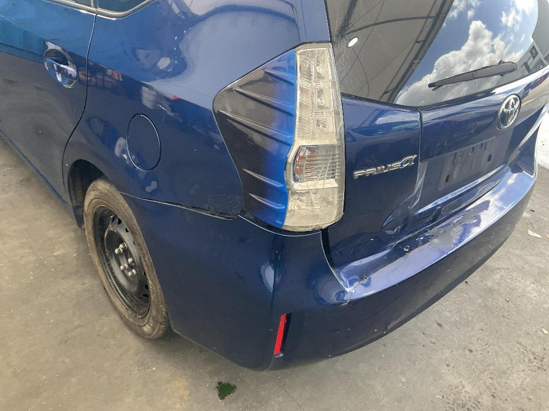 Photo '13' of Toyota Prius Alpha Photo '13' of Toyota Prius Alpha