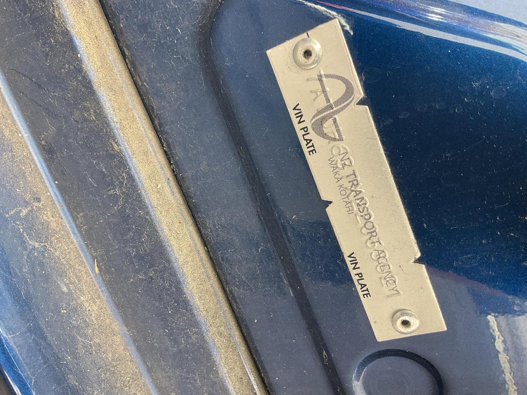 Photo '21' of Toyota Prius Alpha Photo '21' of Toyota Prius Alpha