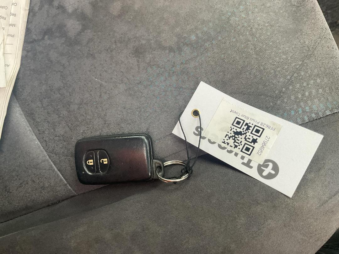 Photo '23' of Toyota Prius Alpha Photo '23' of Toyota Prius Alpha