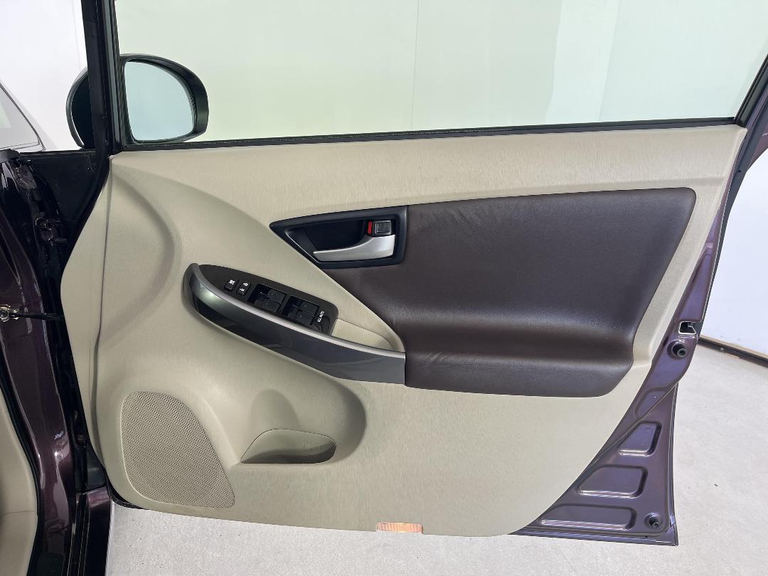 Photo '15' of Toyota Prius Photo '15' of Toyota Prius