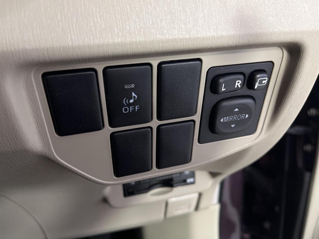 Photo '24' of Toyota Prius Photo '24' of Toyota Prius