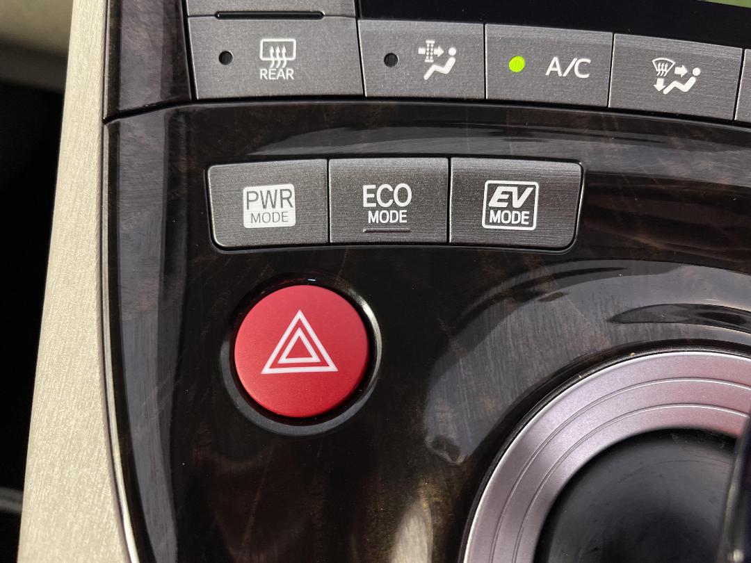 Photo '28' of Toyota Prius Photo '28' of Toyota Prius