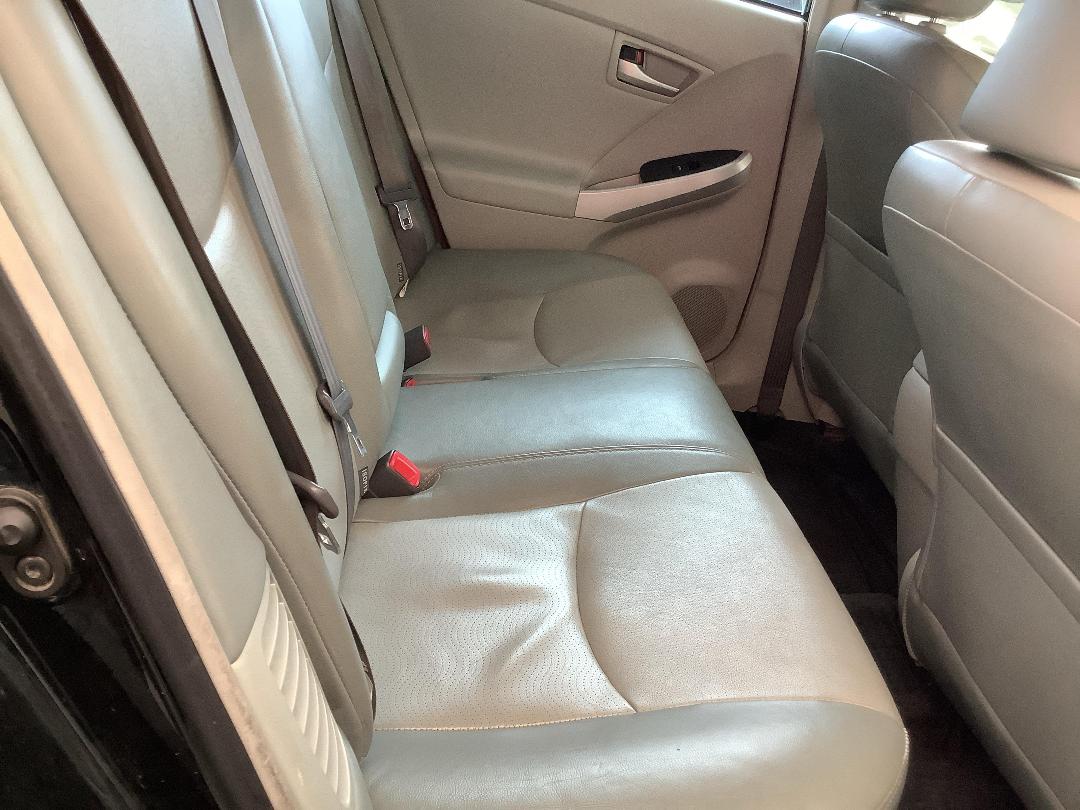 Photo '9' of Toyota Prius PHV Hybrid