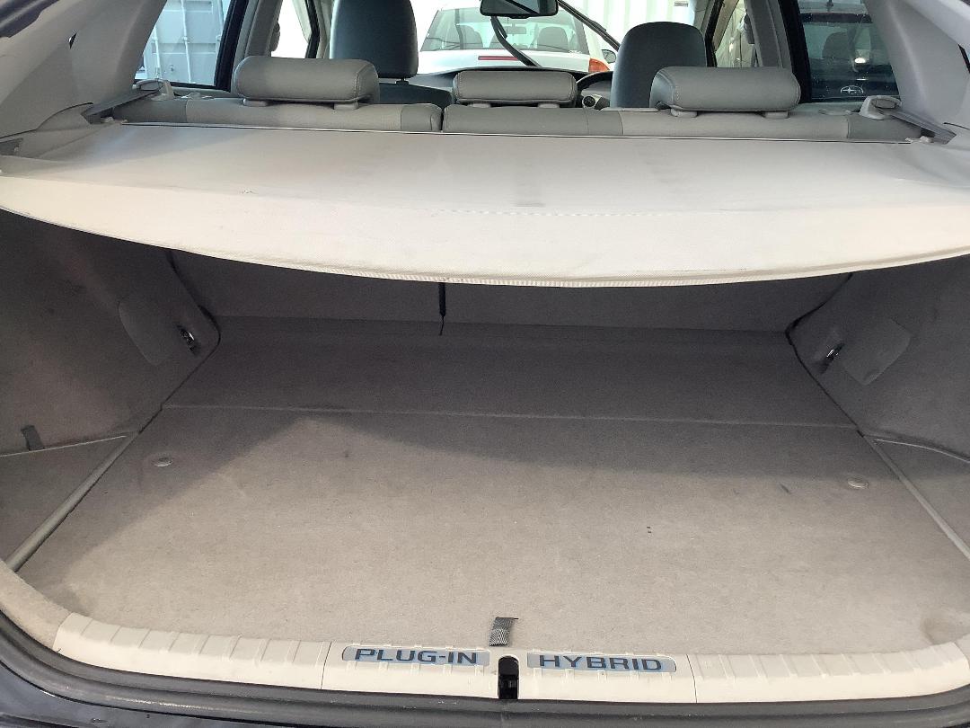 Photo '8' of Toyota Prius PHV Hybrid