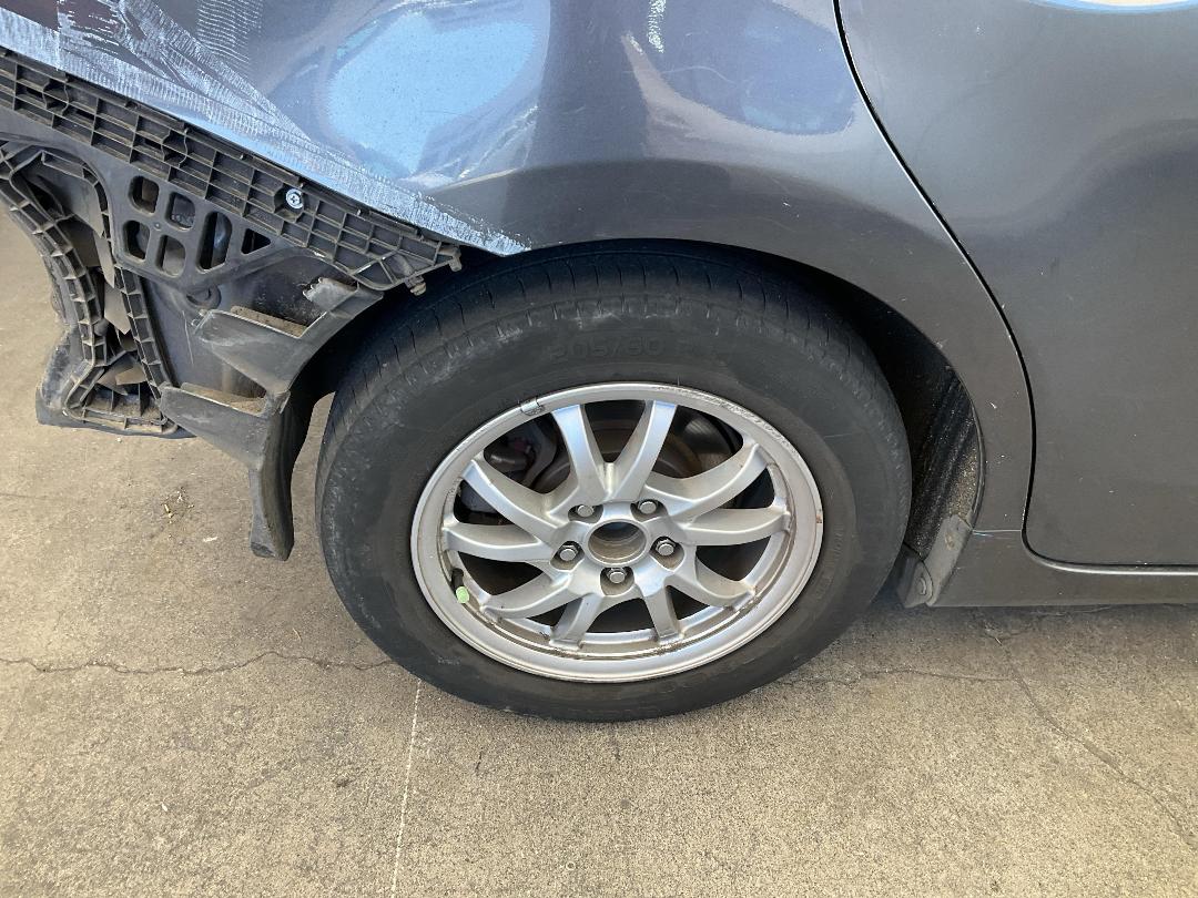 Photo '16' of Toyota Prius