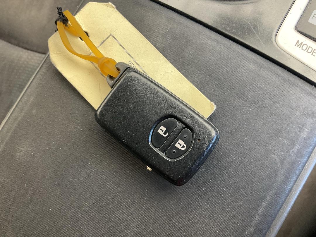 Photo '23' of Toyota Prius