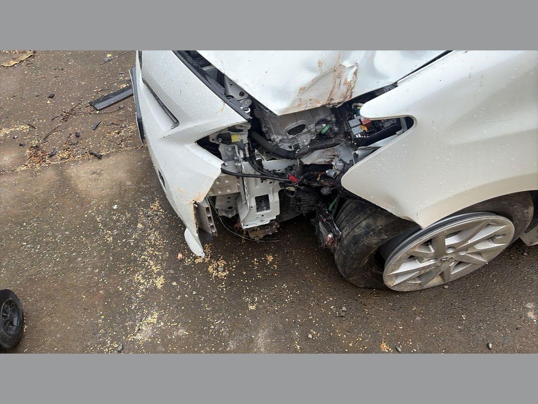 Photo '2' of Toyota Prius Alpha