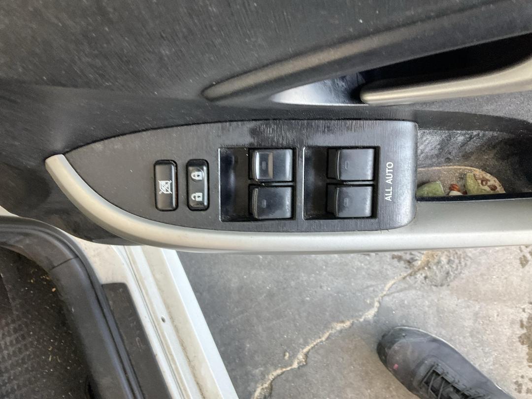 Photo '8' of Toyota Prius