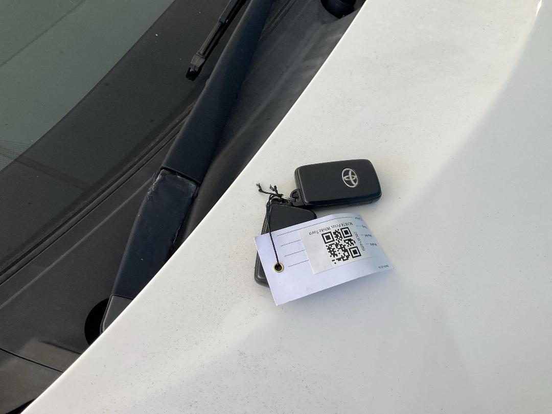 Photo '13' of Toyota Prius