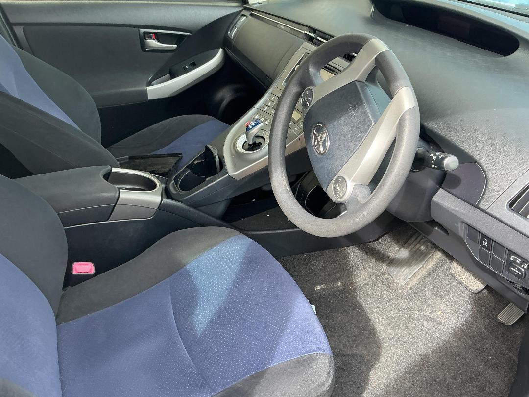 Photo '8' of Toyota Prius