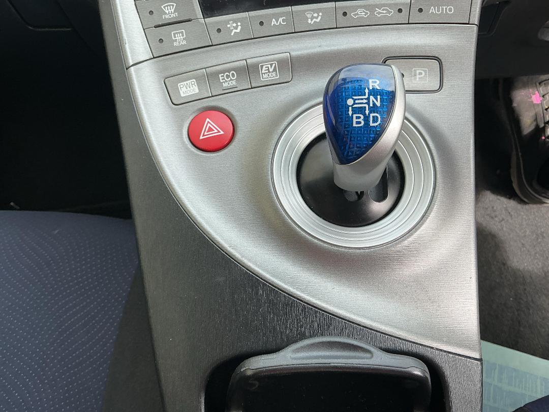 Photo '11' of Toyota Prius