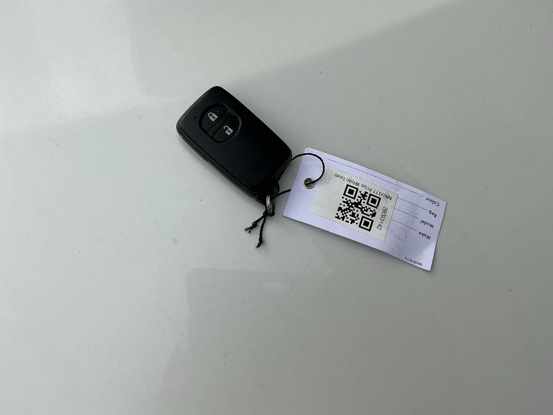 Photo '13' of Toyota Prius