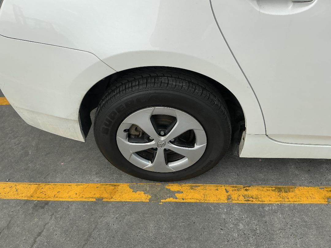 Photo '16' of Toyota Prius