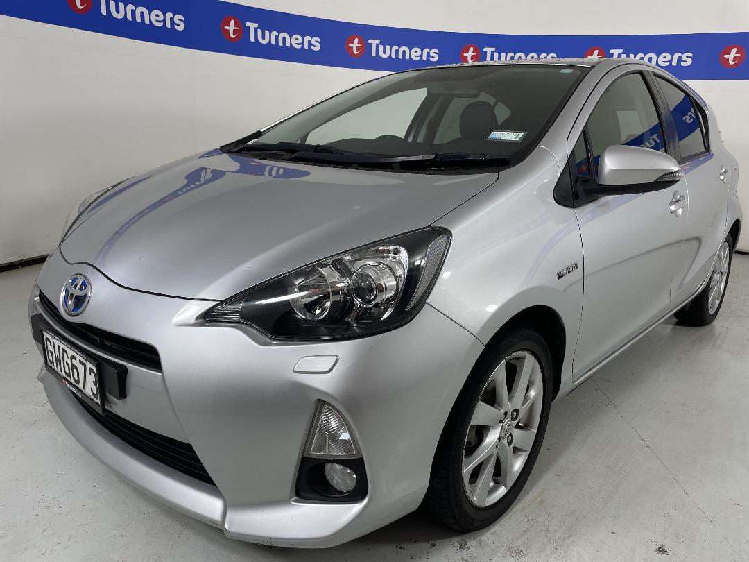 Photo '4' of Toyota Prius C